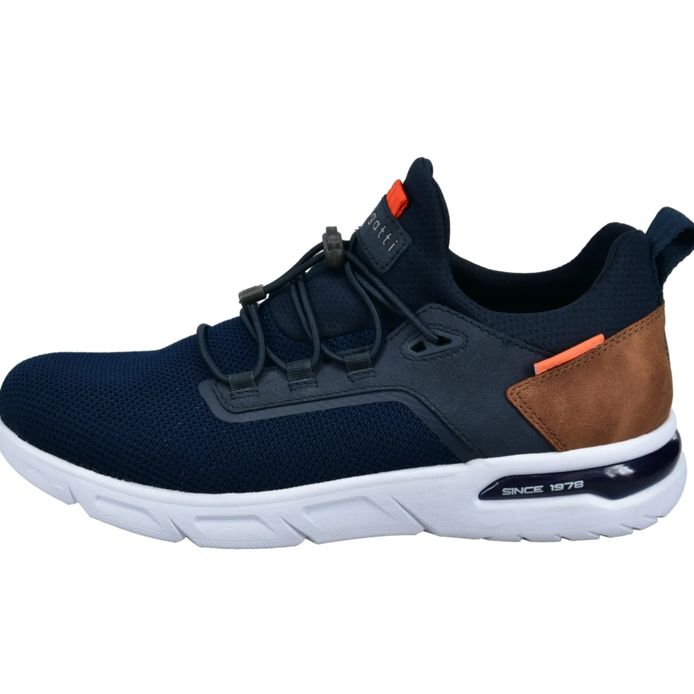 bugatti_kangaskengt_0.webp Kävelykengät | Miesten Kesäkengät<Bugatti kangaskengät