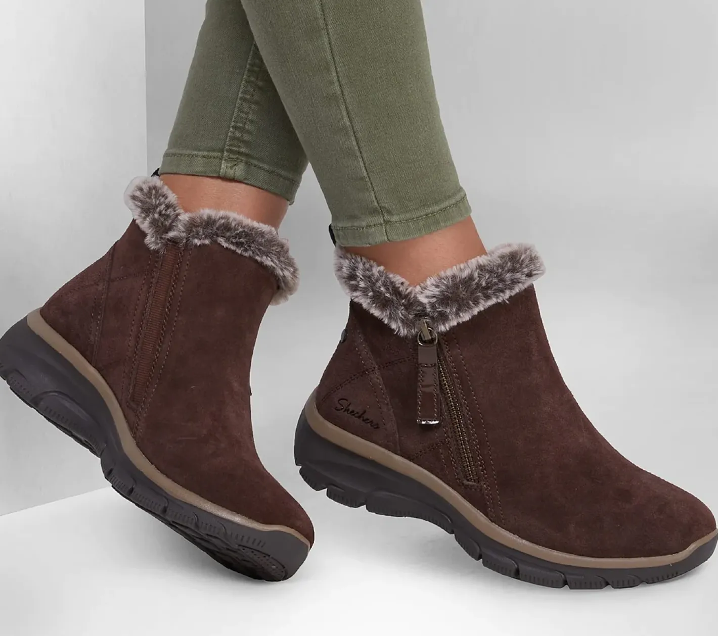 skechers_talvinilkkurit_v_1-2.webp Talvikengät | Nilkkurit Ja Saapikkaat<Skechers talvinilkkurit vetoketjulla